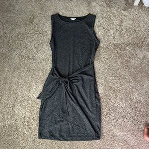Dark grey dress with tie at waist